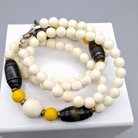 Long Retro Beaded Strand Necklace, Vintage White and Yellow Lucite with Oblong - Picture 3 of 4